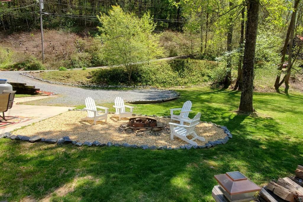 Waterwheel Cabin By The Creek Murphy Exterior photo